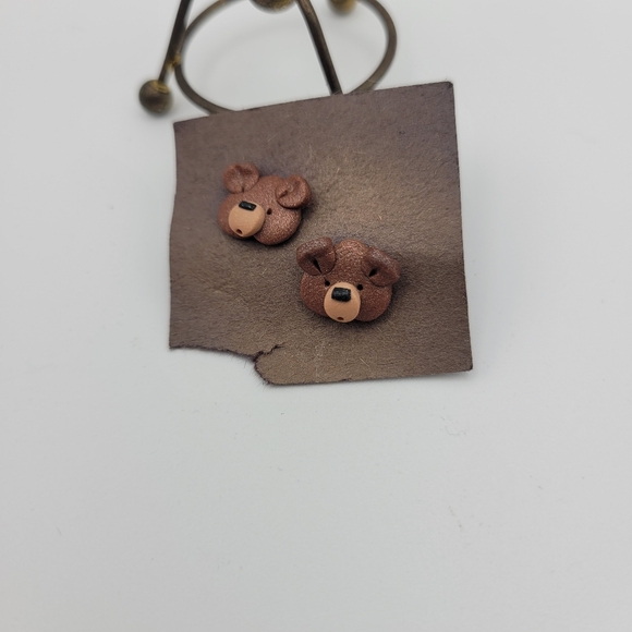 Teddy Bear Face Stud Earrings - Picture 2 of 5